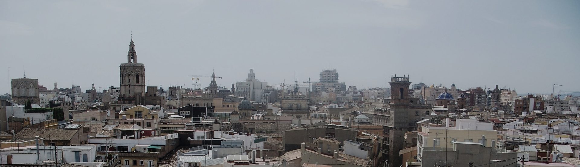 Tejados del casco antiguo de València desde las Torres de Serranos